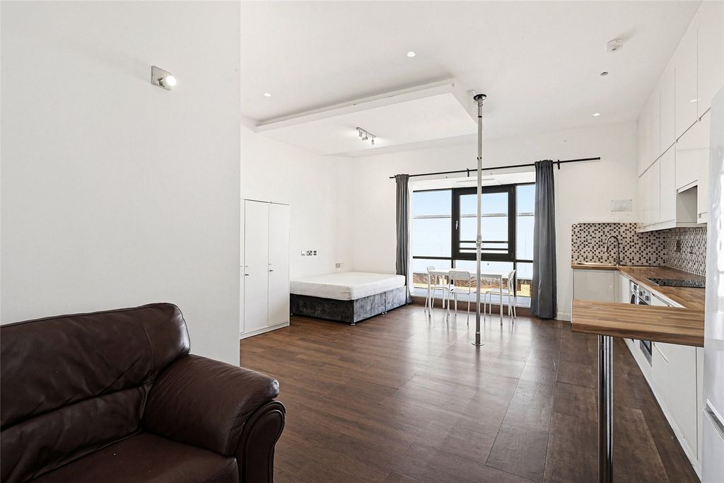 Property photo 3 of 9 Picture No. 02