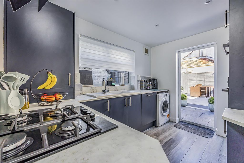 Property photo 1 of 23 95 Cuthbert Road, Portsmouth-Porticomarketing-Sold