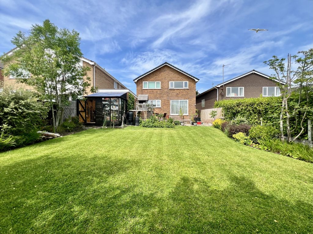 Property photo 2 of 32