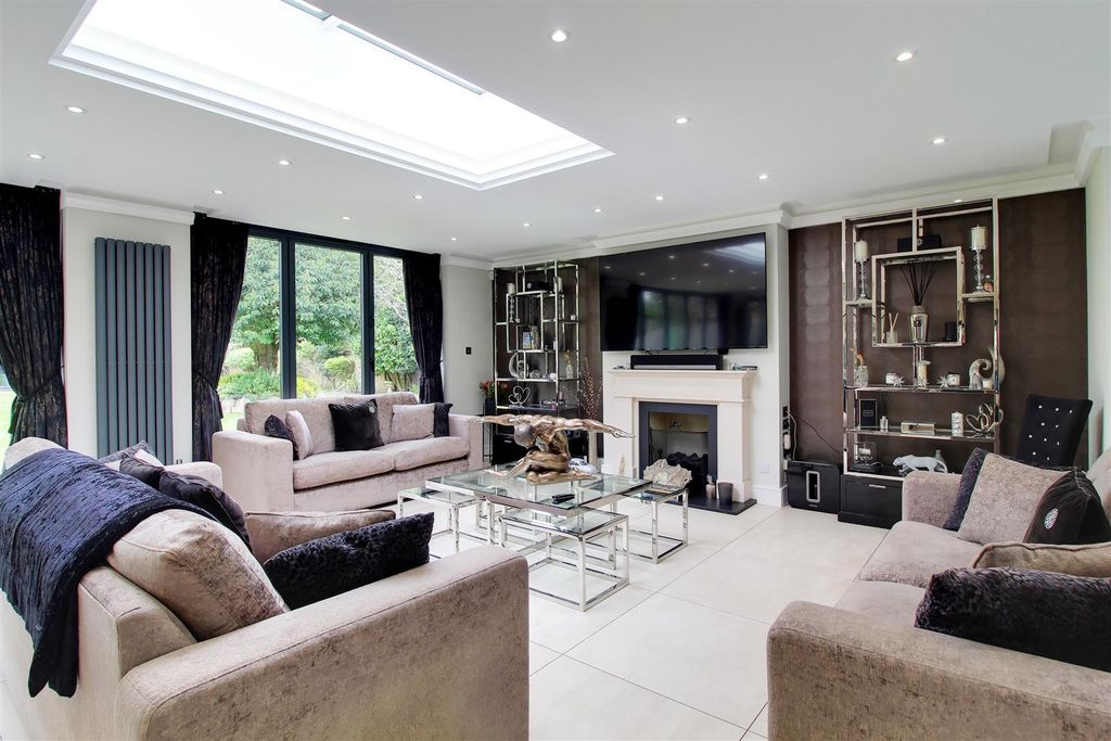 Property photo 3 of 26 Img_4888-Img_4890.Jpg