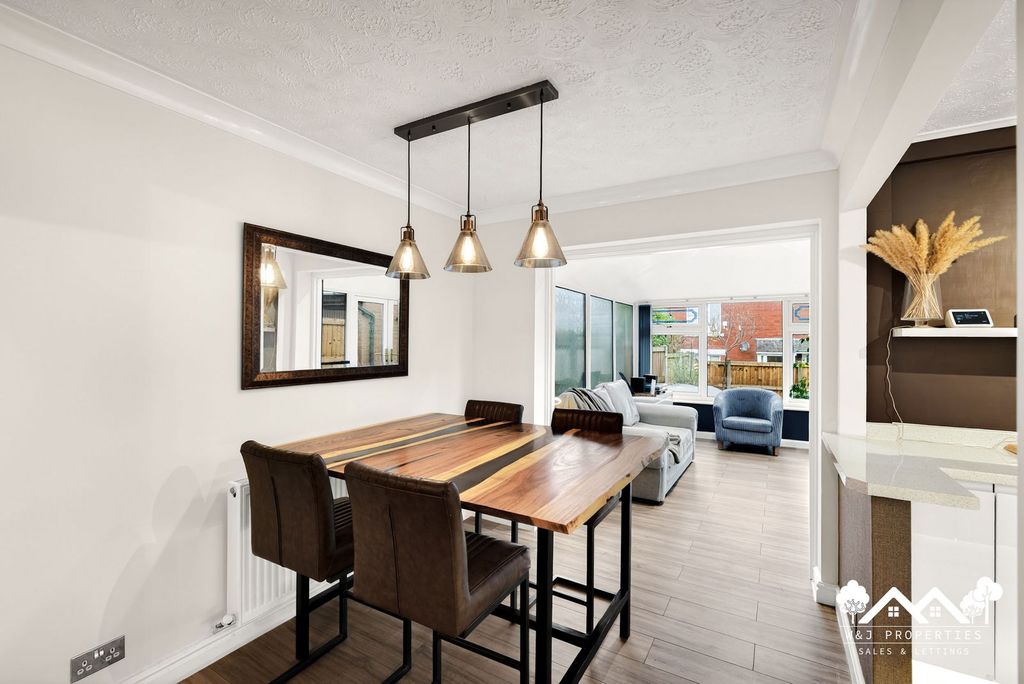 Property photo 2 of 36