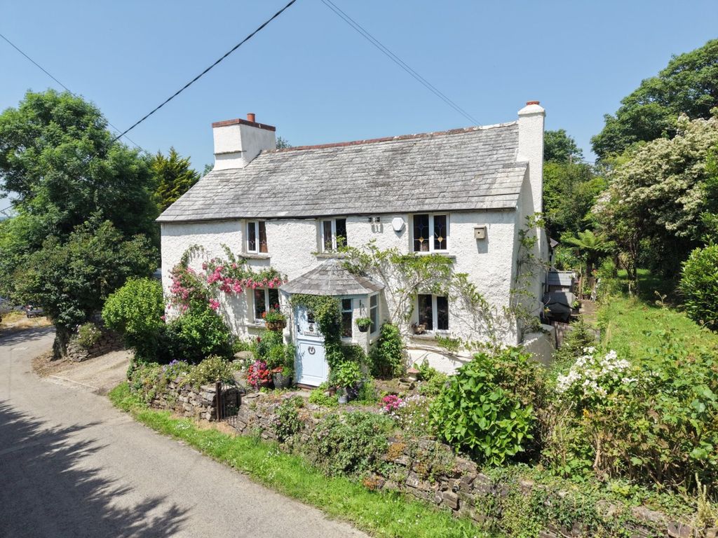 5 bed cottage for saleTregadillett, Launceston PL15