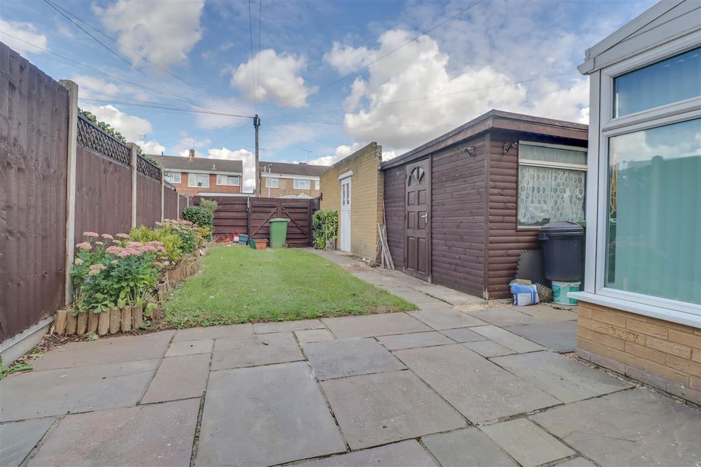 Property photo 2 of 15 17 Larkswood Walk-11.Jpg