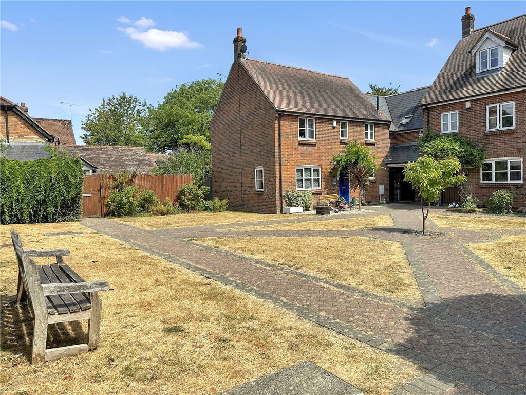 Property photo 2 of 16 Picture No. 17