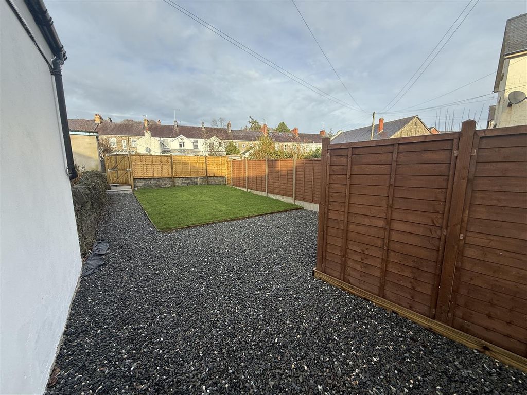 Property photo 3 of 24