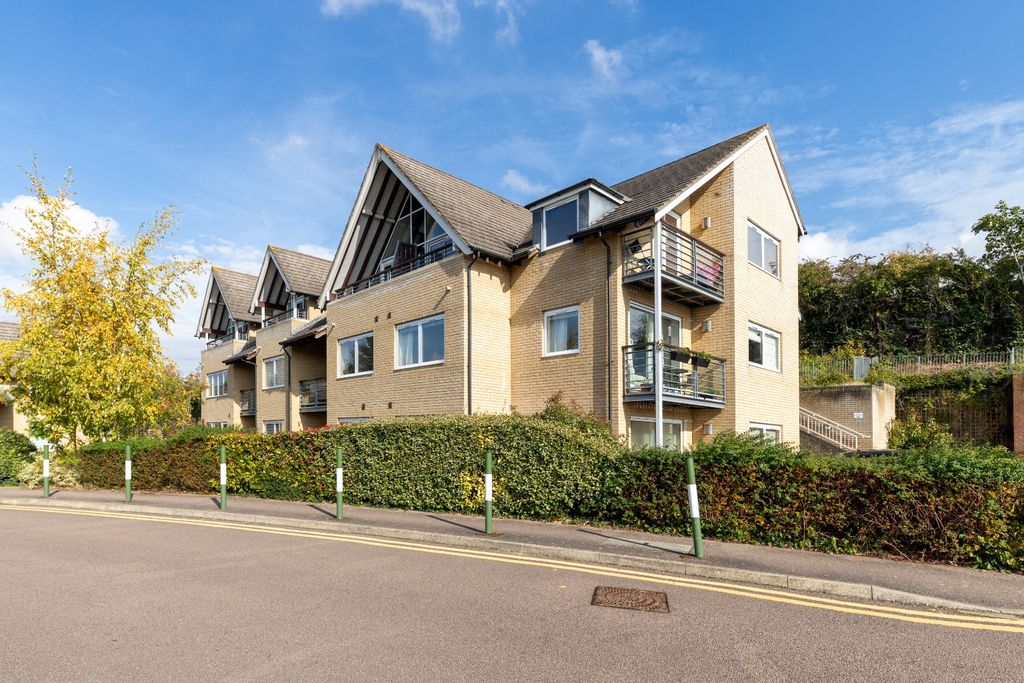 Property photo 1 of 8 4287772