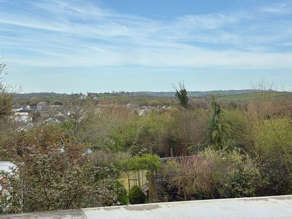 Property photo 2 of 45
