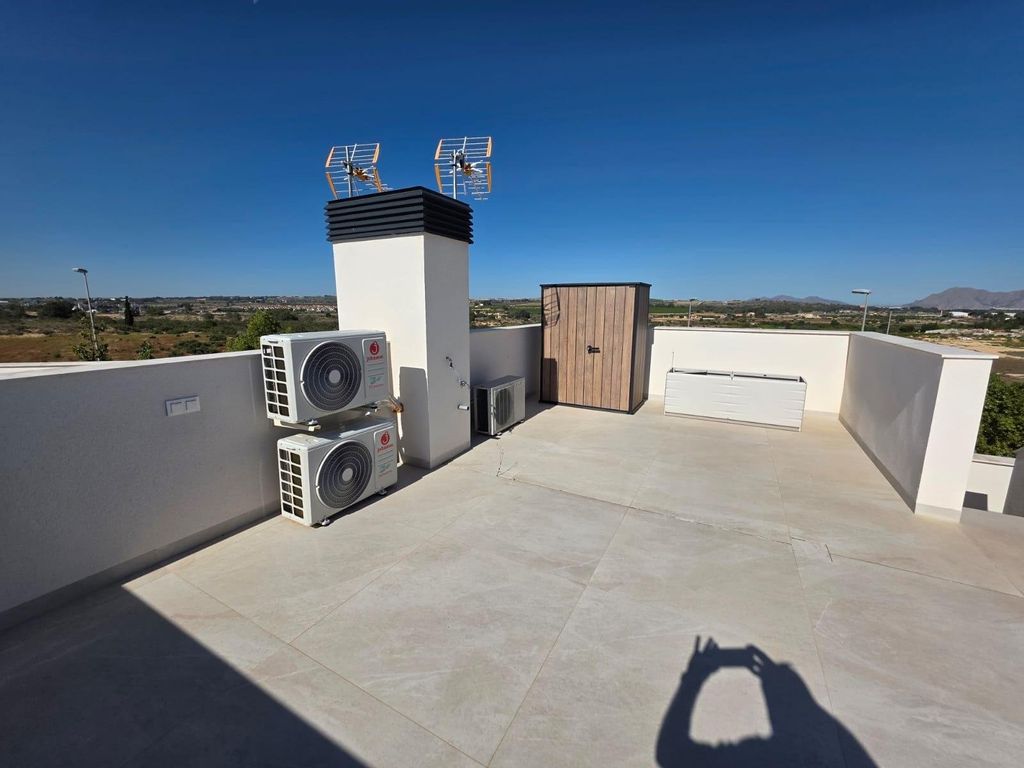 Property photo 3 of 36