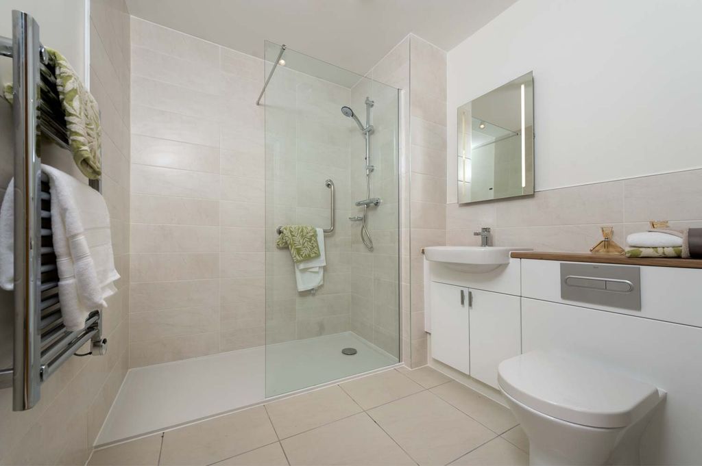 Property photo 2 of 9 Shower Room