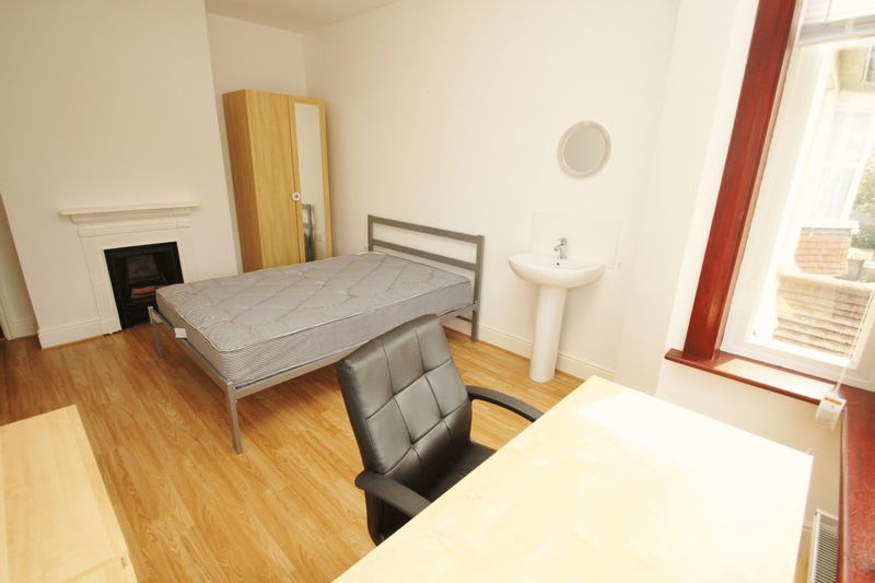 Additional image 11 of 6 bed detached house to rentFrederica Road, Bournemouth BH9