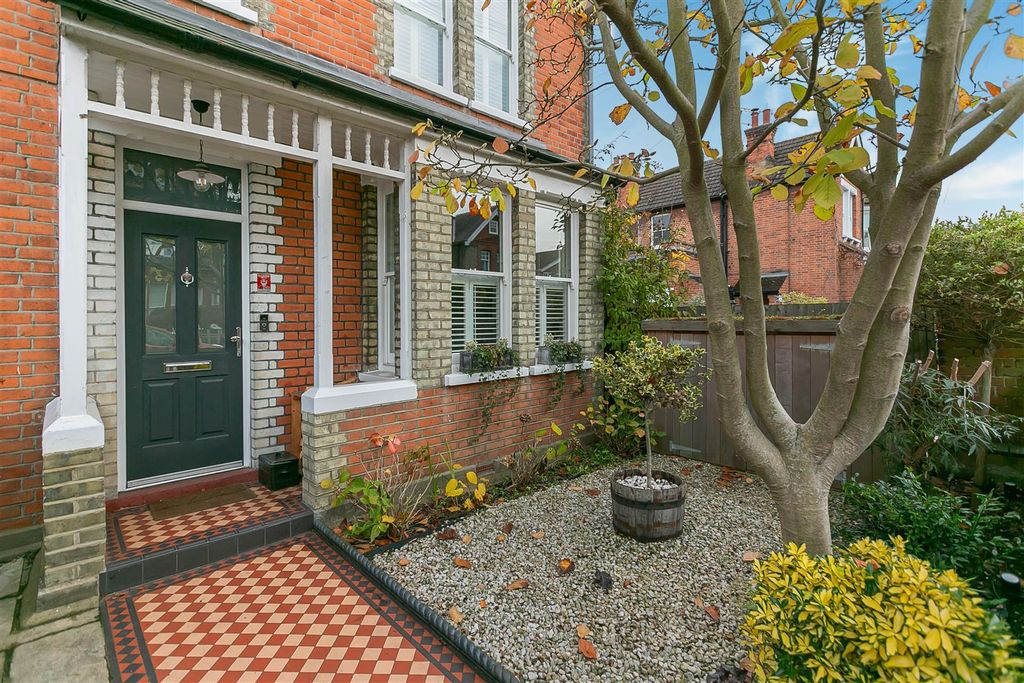 Property photo 1 of 40