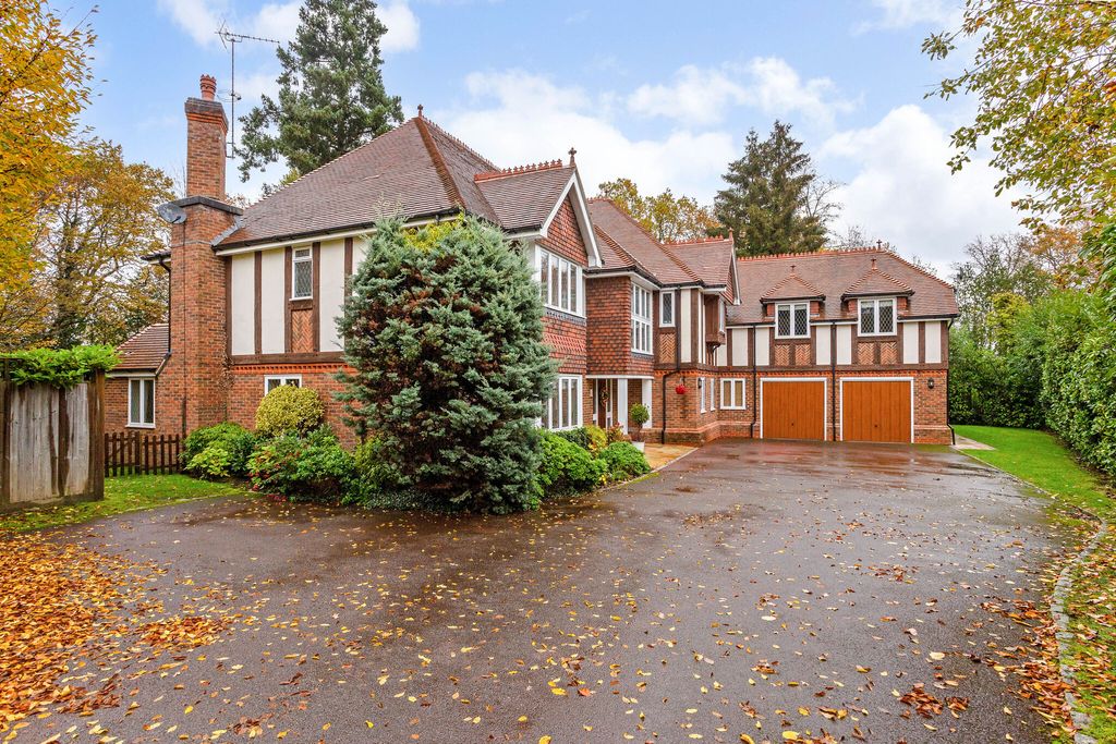 Property photo 1 of 24
