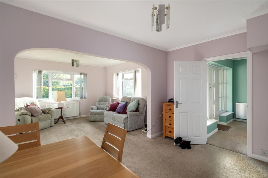 Property photo 3 of 22 52 Cheyne Walk Internals More14.Jpg