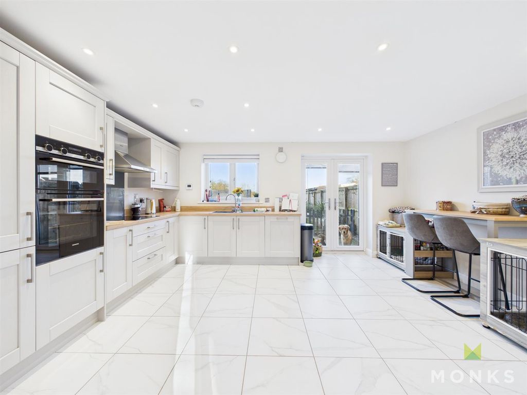 Property photo 2 of 20 Cam01420G0-Pr0806-Still007.Jpg