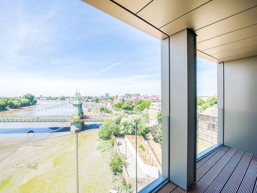 Property photo 3 of 17 Queen's Wharf