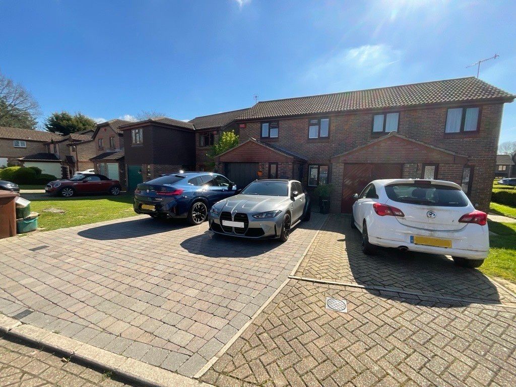 Property photo 1 of 9 Front