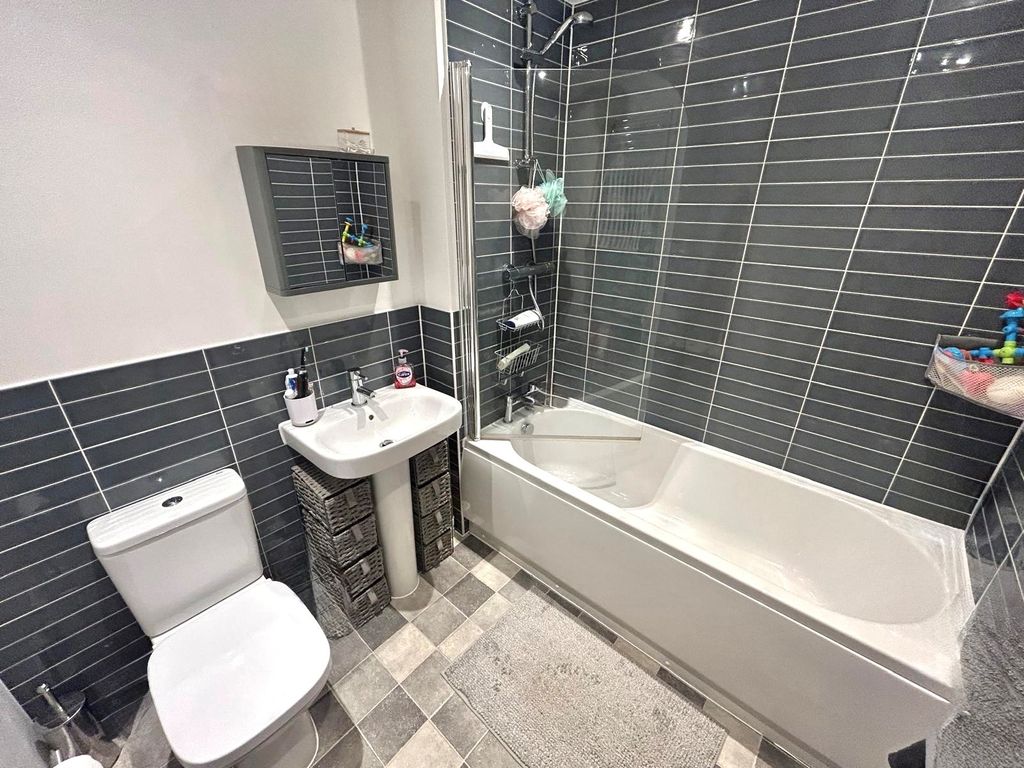 Property photo 3 of 9