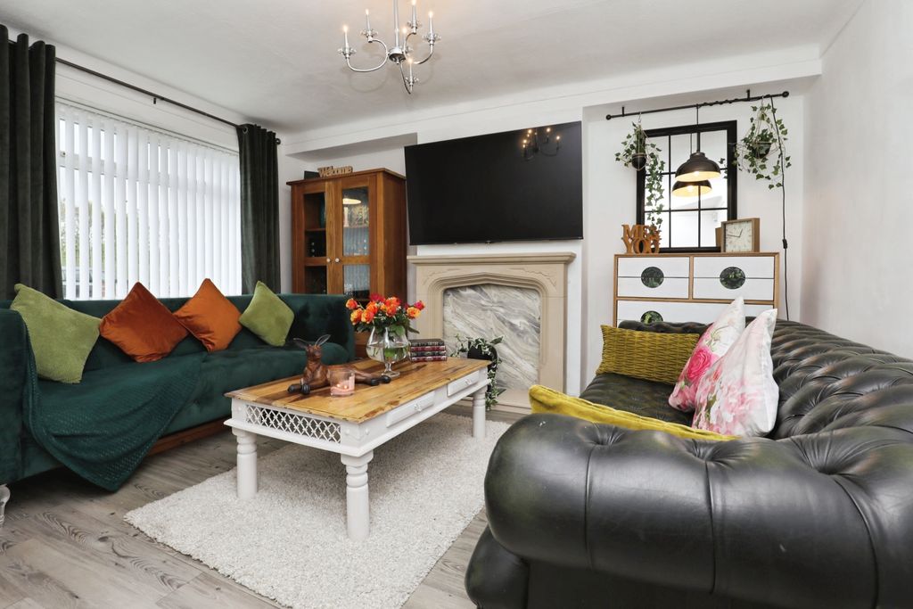 Property photo 3 of 15 Living Room