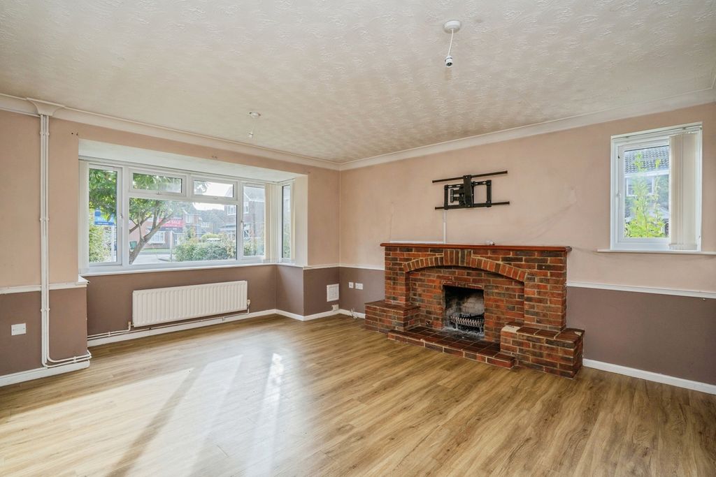 Property photo 3 of 21 Photo