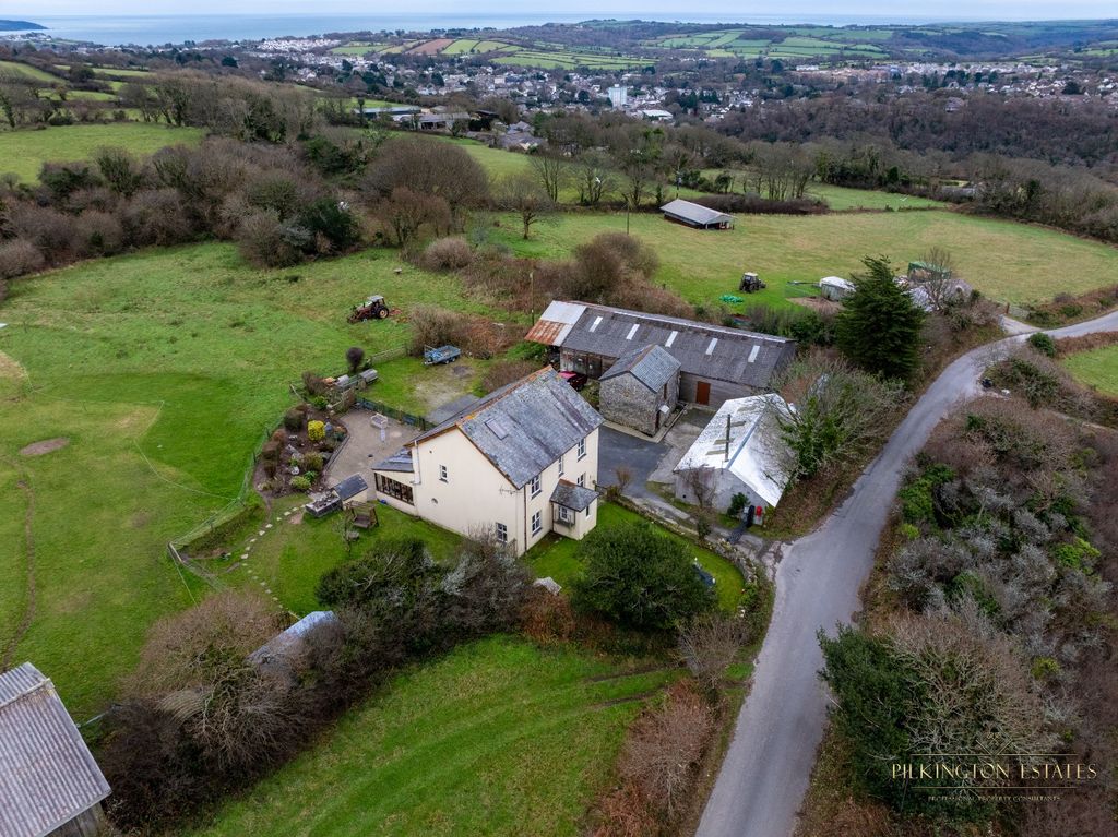 Property photo 3 of 28 4613996