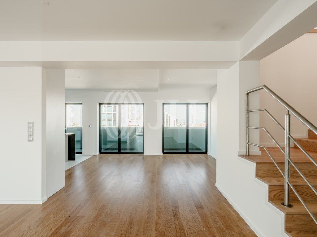 Property photo 3 of 31