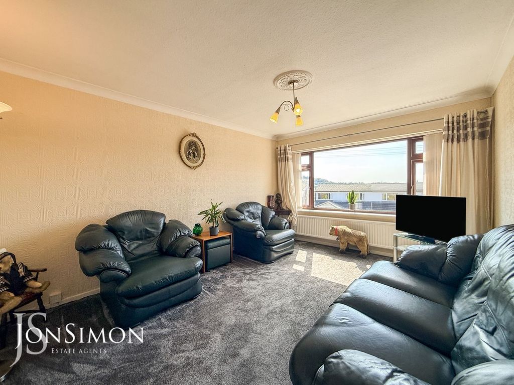 Property photo 3 of 26