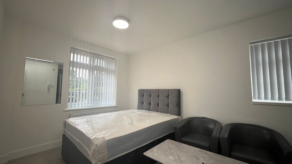 Property photo 1 of 3
