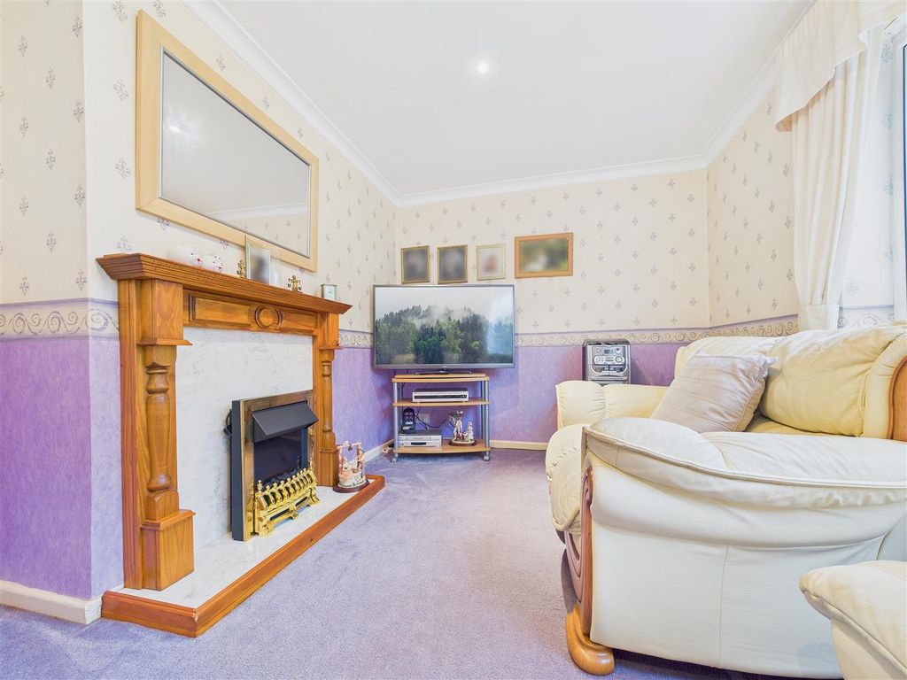 Property photo 2 of 16 Cam01407G0-Pr0029-Still008.Jpg