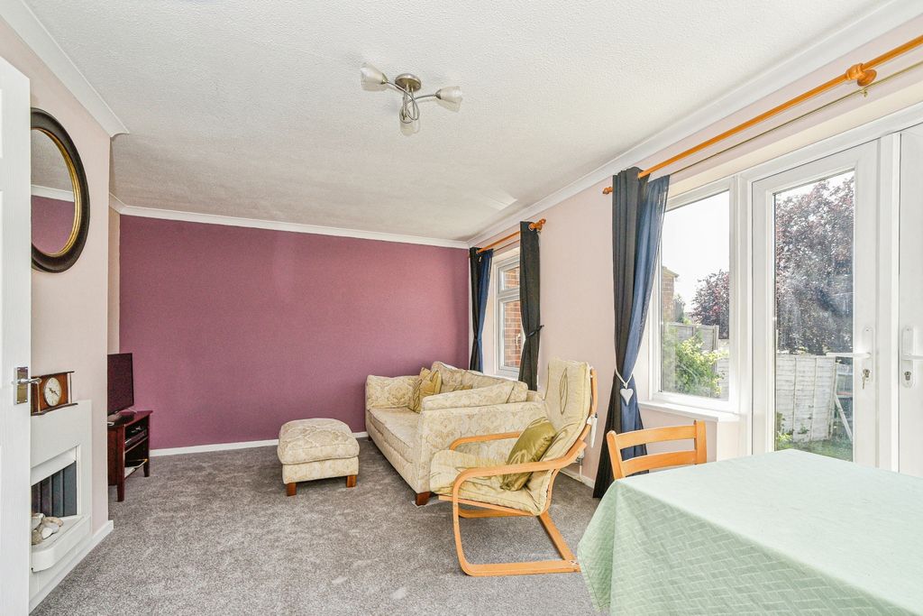 Property photo 2 of 23