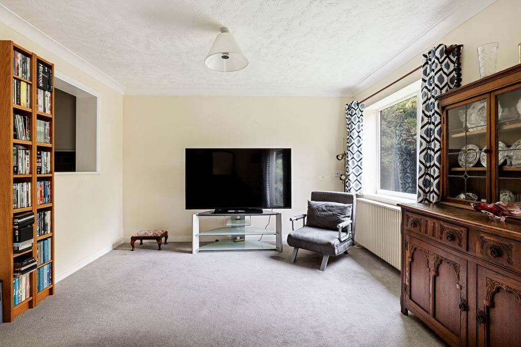 Property photo 3 of 9 918A2364