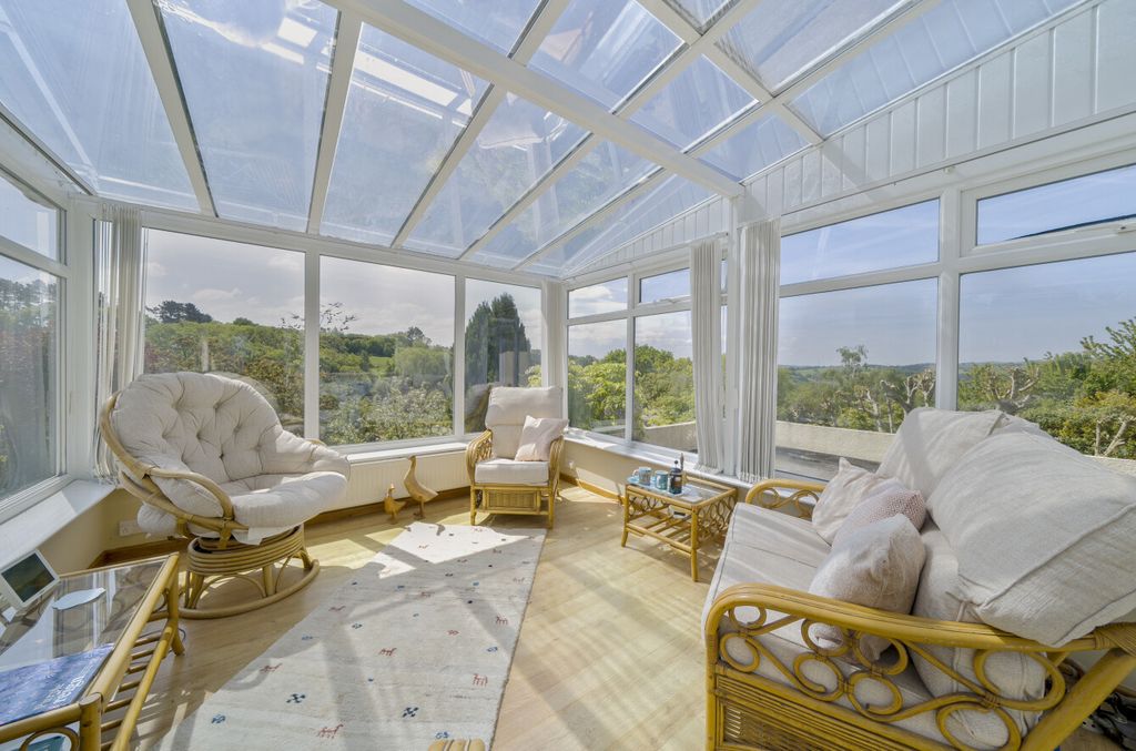 Property photo 3 of 20 Conservatory