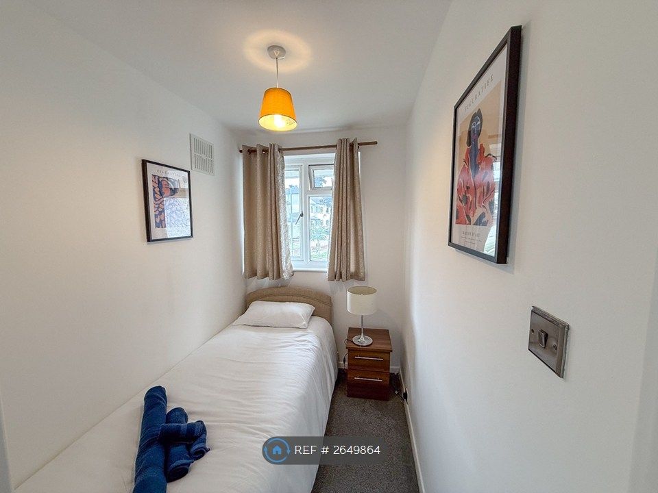 Property photo 2 of 26