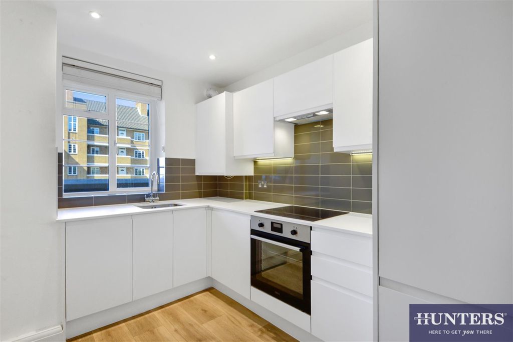 Property photo 1 of 8 Kitchen