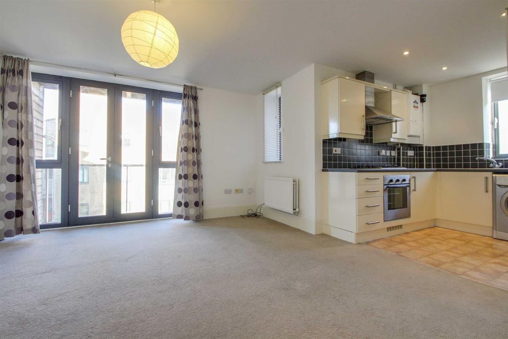 Property photo 2 of 12