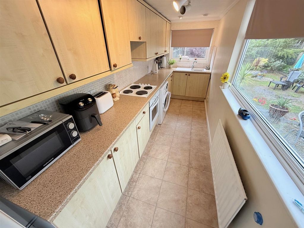 Property photo 2 of 22 Kitchen