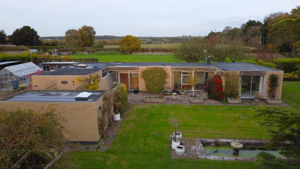 Property photo 1 of 18