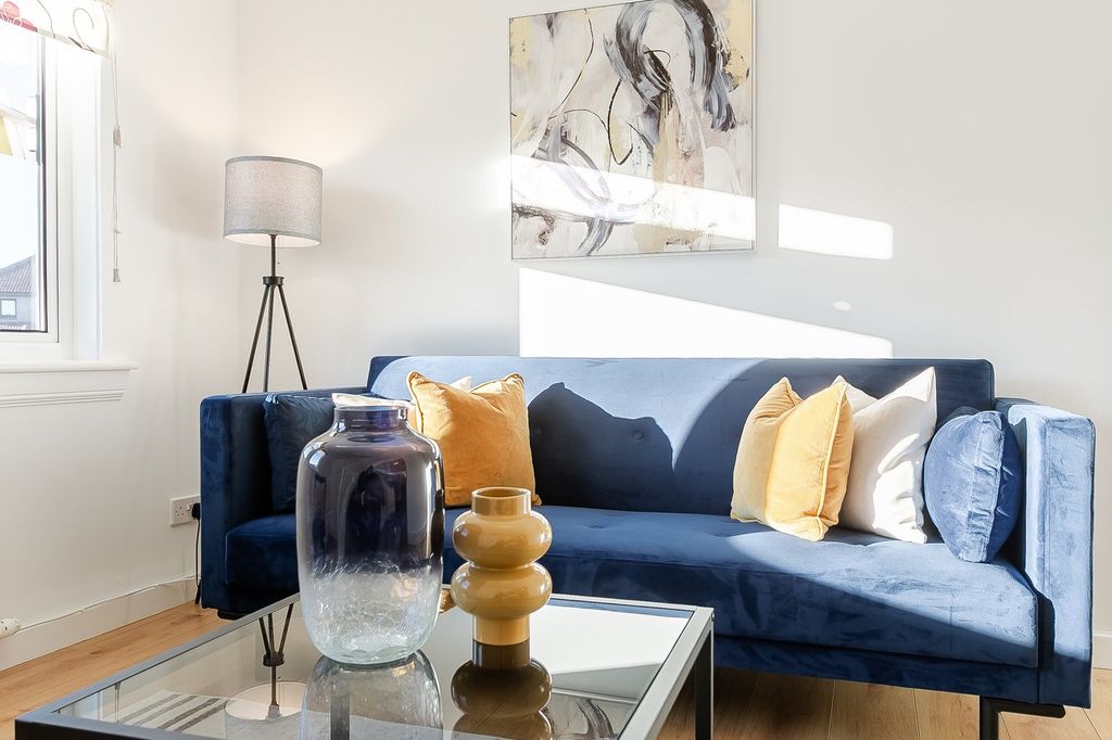 Property photo 3 of 35