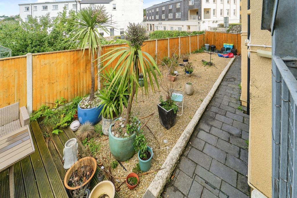 Property photo 3 of 17 Pbox-Img.Jpg