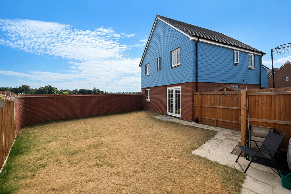 Property photo 2 of 20