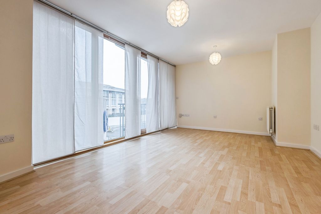 Property photo 2 of 12 Pbox-Img.Jpg