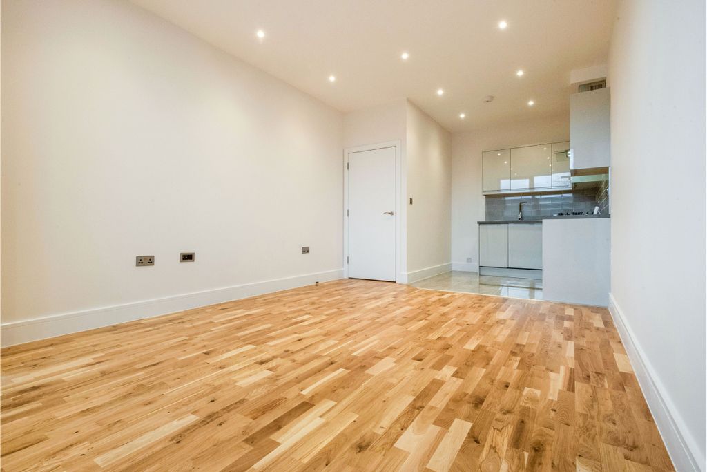 Property photo 3 of 10 3.Jpg