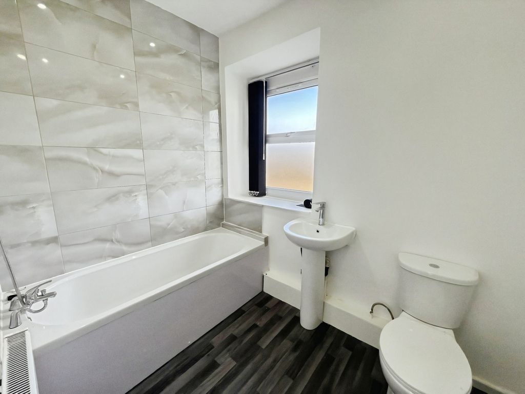Property photo 3 of 8 Pbox-Img.Png