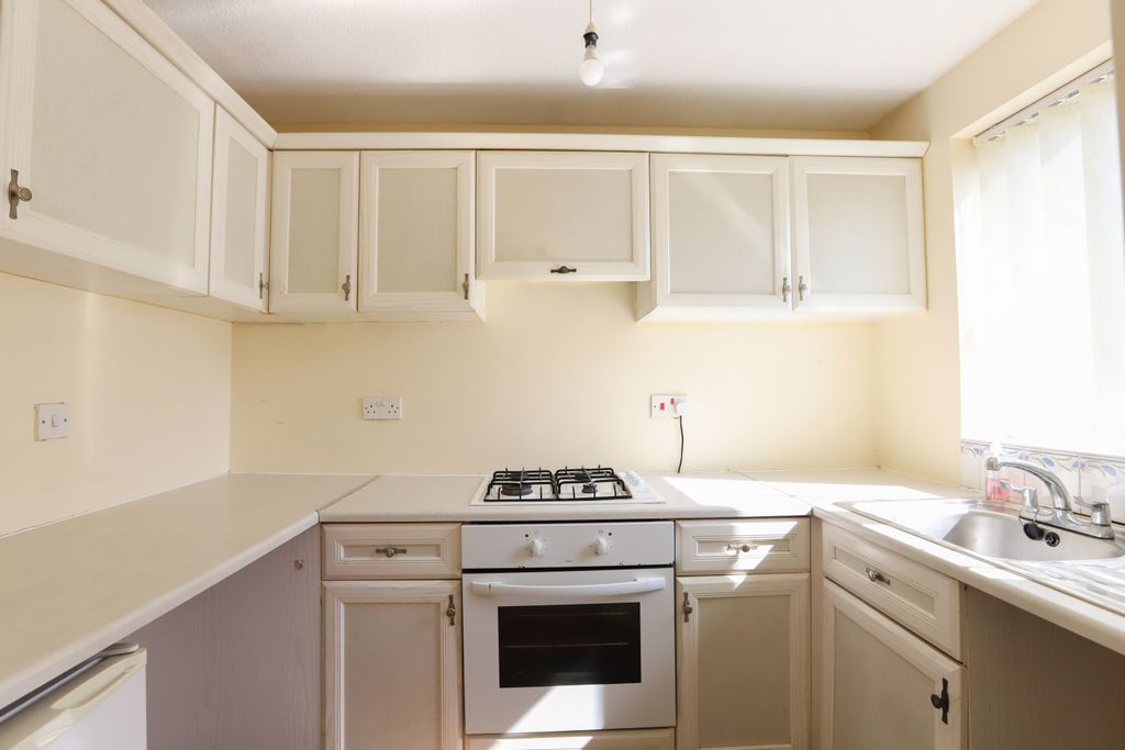 Property photo 2 of 15 Kitchen