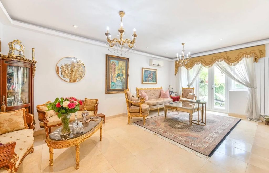 Property photo 2 of 21