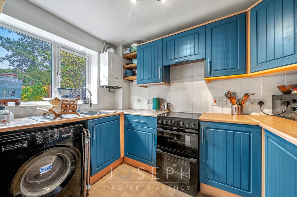 Property photo 2 of 8