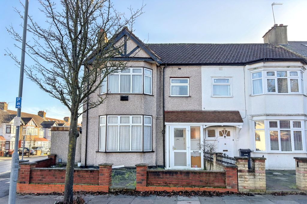 Property photo 1 of 17 90 Ashurst Drive, Gants Hill, Ilford Ig2 6Sb