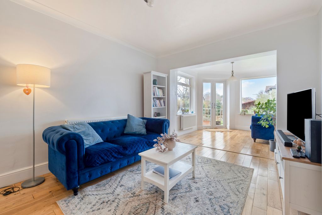 Property photo 2 of 27 Picture No. 13