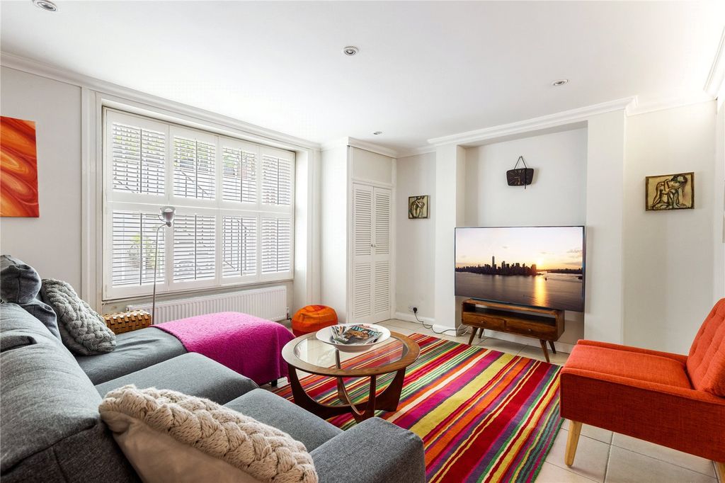 Property photo 1 of 12