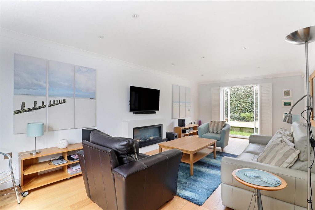 Property photo 2 of 23 Ph18_6456512.Jpg