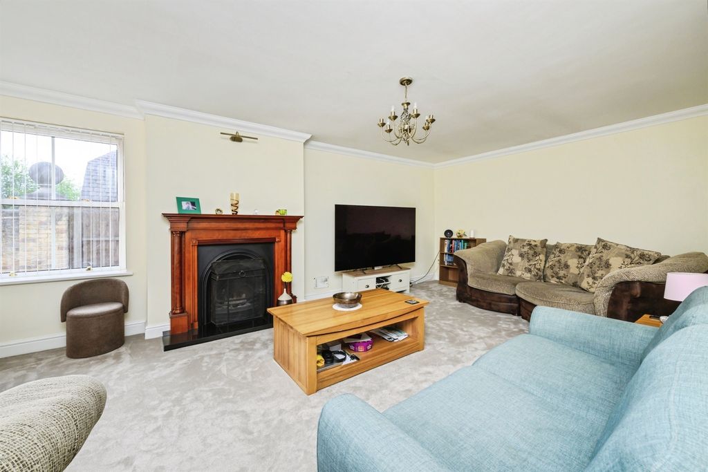 Property photo 3 of 29